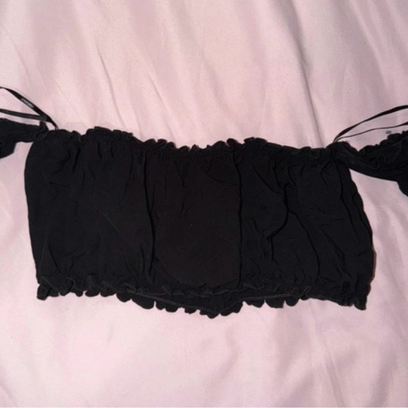 Forever 21 Off The Shoulder Top - Picture 4 of 7